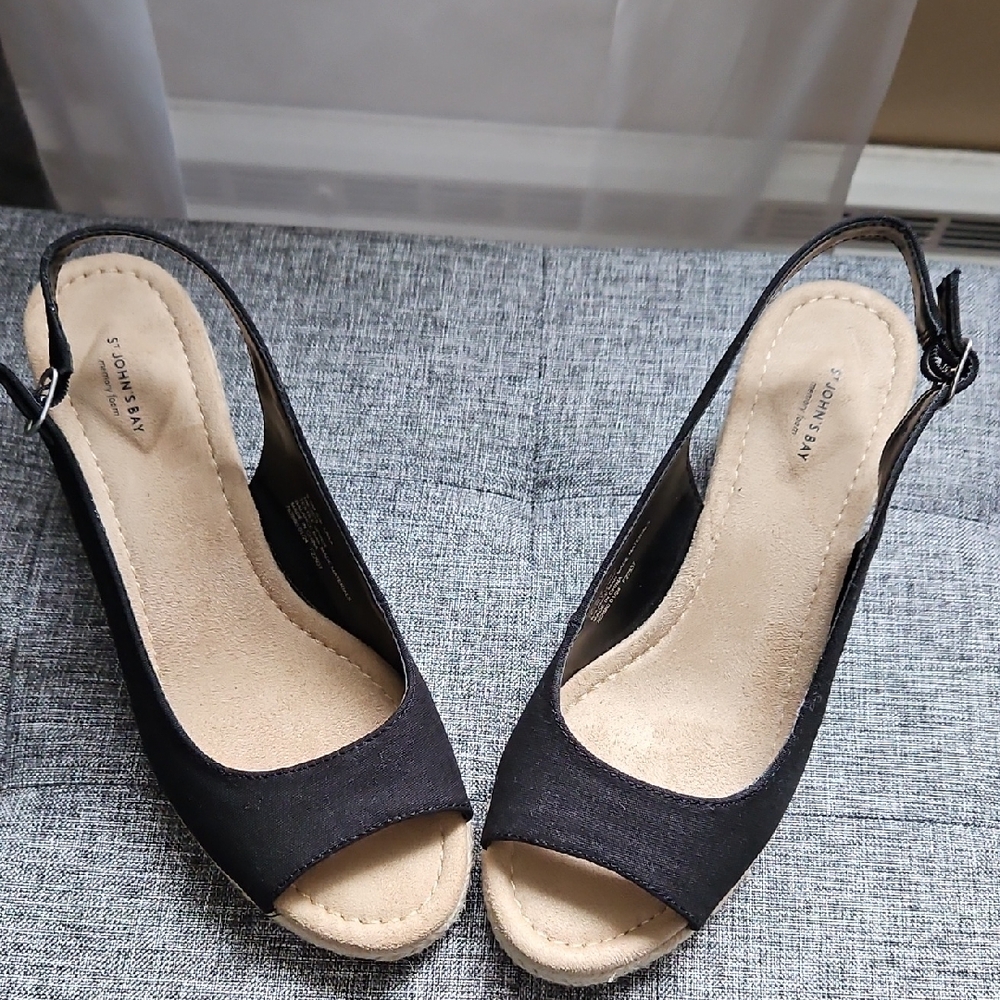 St. J ohn's Bay  Black Peep-Toe Slingback Canvas Soes Wirh Memory Foam